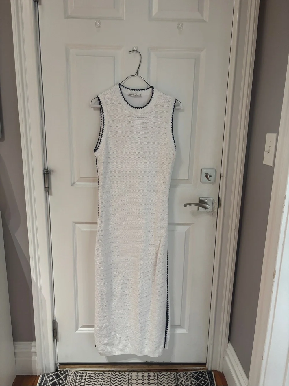 Abercrombie & Fitch White Sleeveless Maxi Dress with Navy Trim